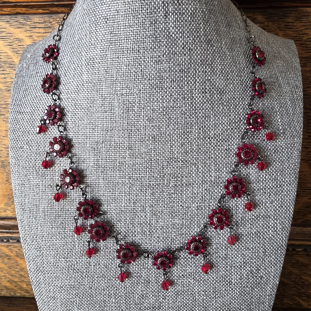 VIntage Austrian Crysral Floral Design Necklace